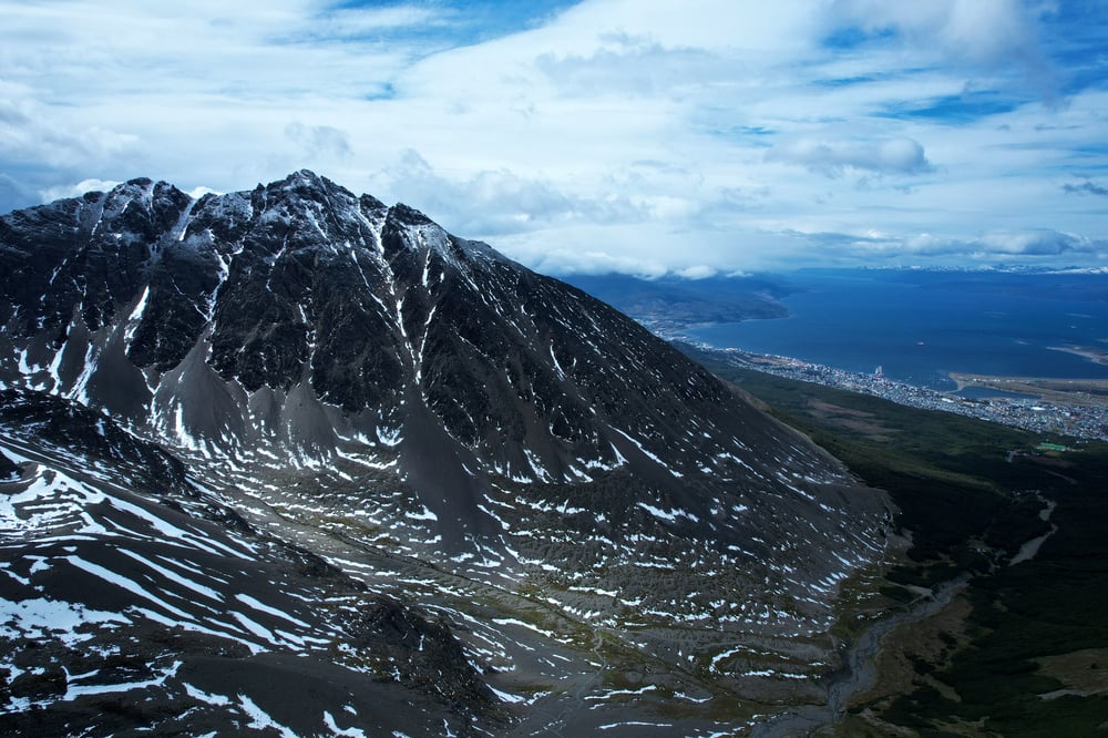 Vista sulle montagne e sulla costa Argentina