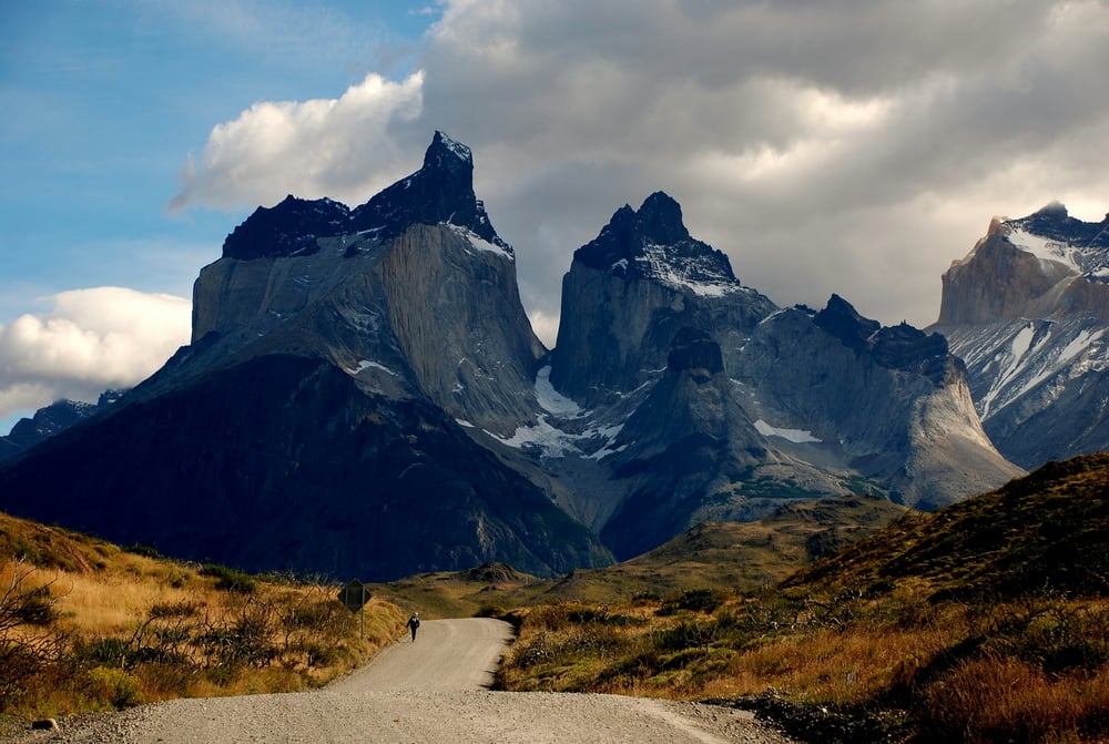 Strada per le montagne in Cile